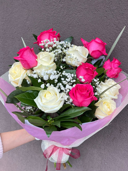 Classic Pink and White mixed flowers bouquet