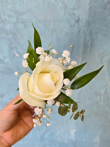 Boutonniere---Rose mix