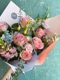 Lovely half dozen mixed bouquet
