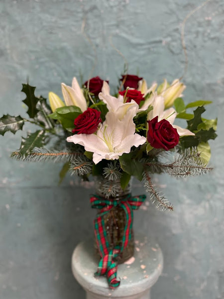 Winter Harmony Lily & Rose