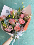 Lovely half dozen mixed bouquet