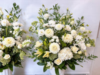 White natural Wedding centerpiece
