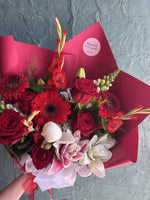 Scarlet romance