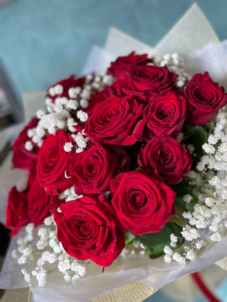 Classic Red Rose & Baby’s Breath Bouquet