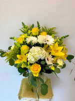 Lemon Drop - White and Yellow Flowers arrangement in Vase