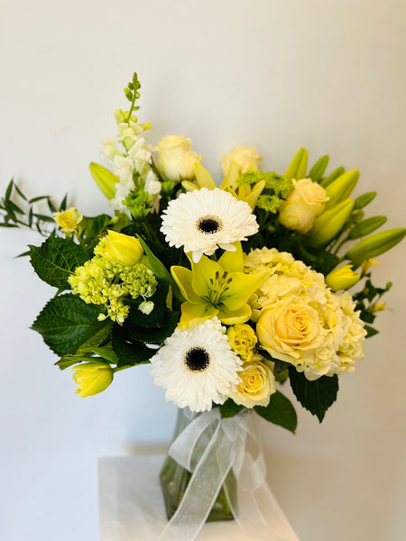 White and Yellow Flowers arrangement in Vase